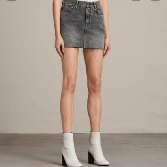 J. CREW DISTRESSED STUDDED MINI JEAN SKIRT SZ XS 2 - Picture 1 of 4